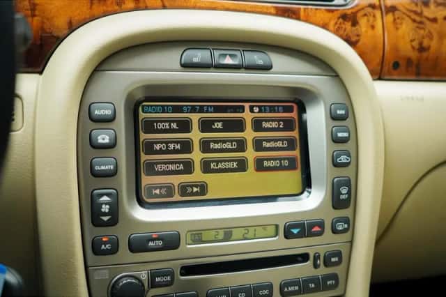 Jaguar X-Type (2009) thumbnail 42