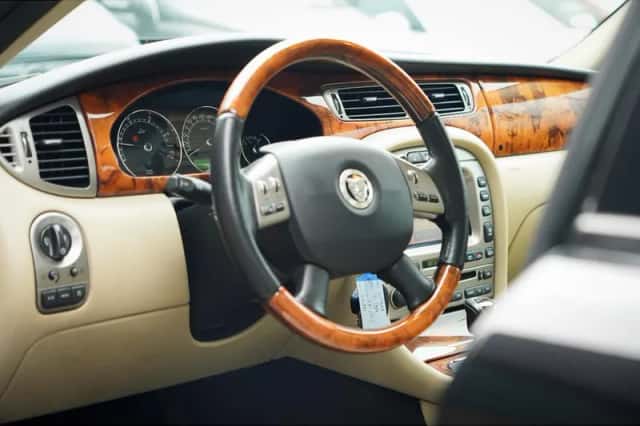 Jaguar X-Type (2009) thumbnail 6