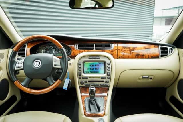 Jaguar X-Type (2009) thumbnail 7