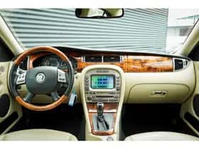 Jaguar X-Type thumbnail 7