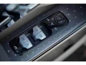 Mercedes-Benz EQS (2021) thumbnail 15