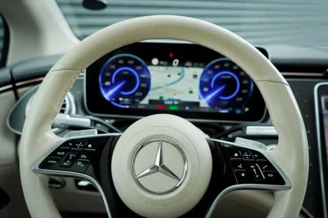 Mercedes-Benz EQS (2021) thumbnail 17