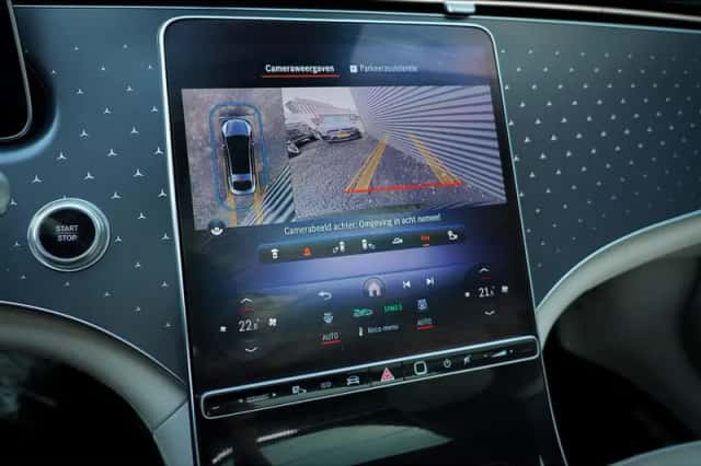 Mercedes-Benz EQS (2021) thumbnail 21