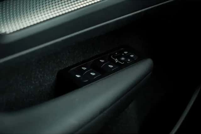 Volvo XC40 (2021) thumbnail 15