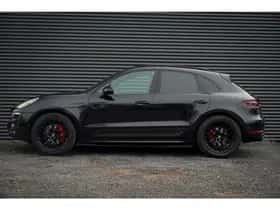 Porsche Macan (2018) thumbnail 3