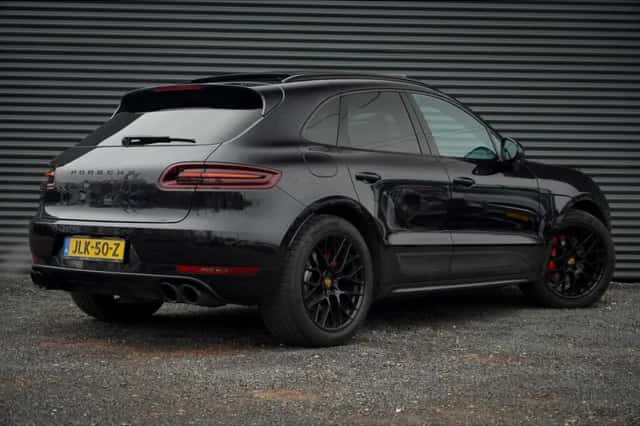 Porsche Macan (2018) thumbnail 4