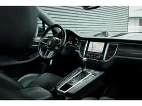 Porsche Macan (2018) thumbnail 41