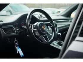 Porsche Macan (2018) thumbnail 6