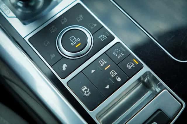 Land Rover Range Rover Sport (2014) thumbnail 45