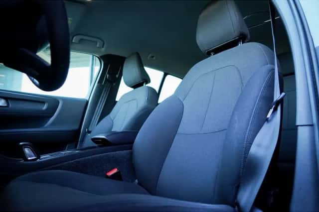 Volvo XC40 (2021) thumbnail 2