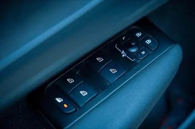 Volvo XC40 (2021) thumbnail 15