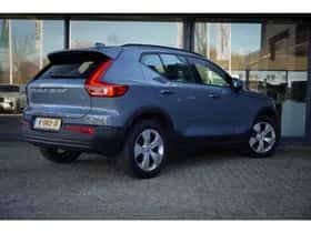 Volvo XC40 (2021) thumbnail 4