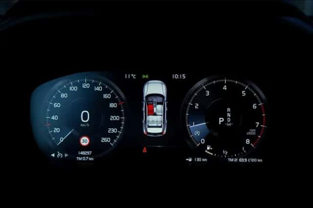 Volvo XC40 (2021) thumbnail 5