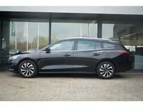 Ford Focus (2023) thumbnail 3