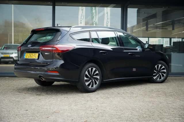 Ford Focus (2023) thumbnail 4