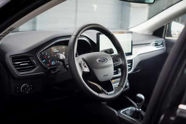 Ford Focus (2023) thumbnail 6