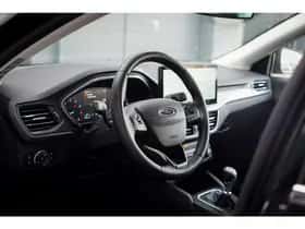 Ford Focus (2023) thumbnail 6