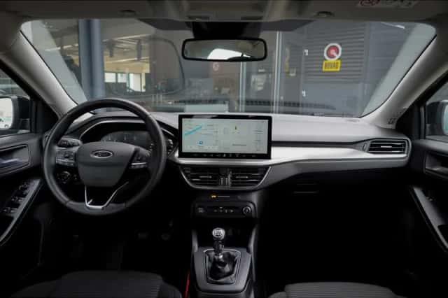 Ford Focus (2023) thumbnail 7