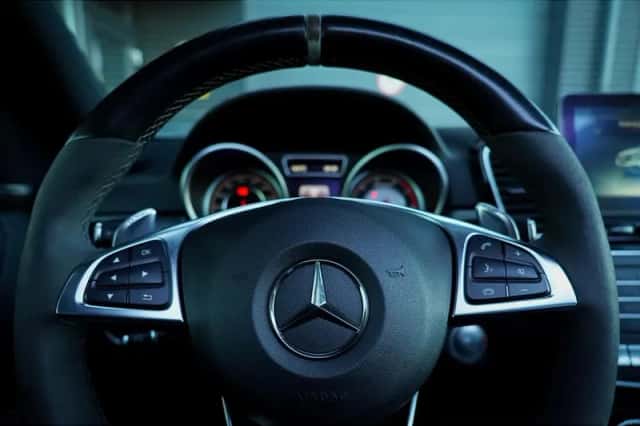 Mercedes-Benz GLE (2016) thumbnail 17