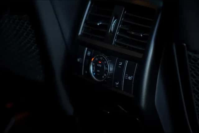 Mercedes-Benz GLE (2016) thumbnail 38