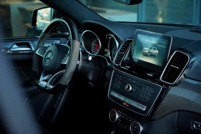 Mercedes-Benz GLE (2016) thumbnail 40