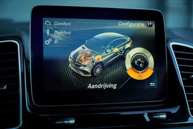 Mercedes-Benz GLE (2016) thumbnail 53