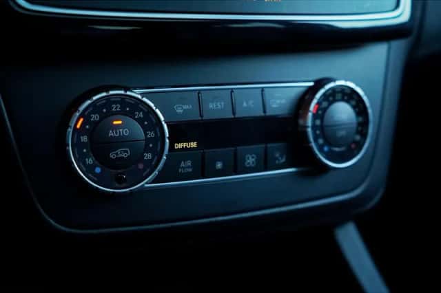 Mercedes-Benz GLE (2016) thumbnail 58