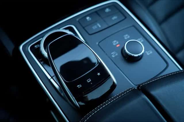 Mercedes-Benz GLE (2016) thumbnail 60
