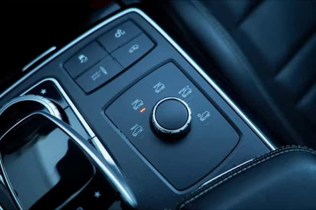 Mercedes-Benz GLE (2016) thumbnail 61