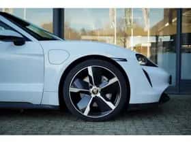 Porsche Taycan (2021) thumbnail 11