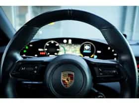 Porsche Taycan (2021) thumbnail 17