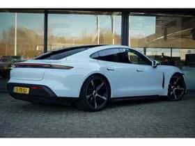 Porsche Taycan (2021) thumbnail 4