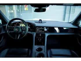 Porsche Taycan (2021) thumbnail 7