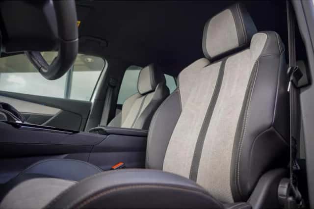 Peugeot 3008 (2021) thumbnail 2