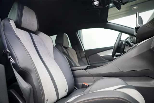 Peugeot 3008 (2021) thumbnail 17