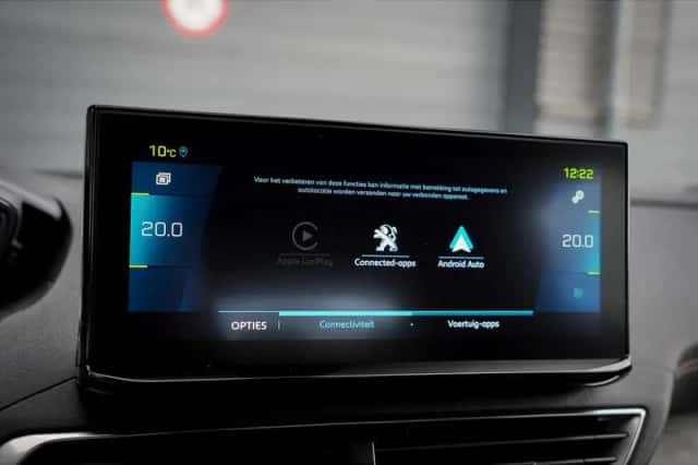 Peugeot 3008 (2021) thumbnail 18