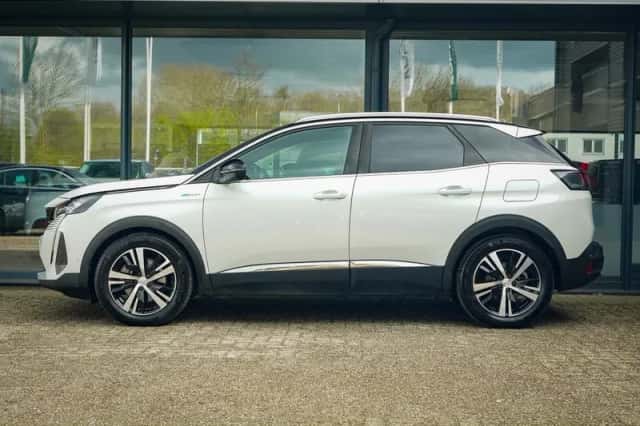 Peugeot 3008 (2021) thumbnail 3