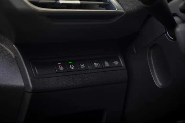 Peugeot 3008 (2021) thumbnail 23
