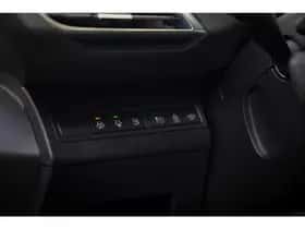 Peugeot 3008 (2021) thumbnail 23