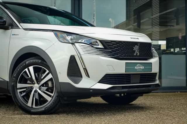Peugeot 3008 (2021) thumbnail 25