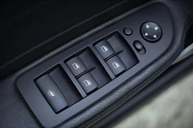BMW 1-Serie (2010) thumbnail 15
