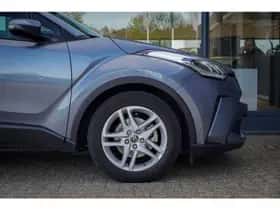 Toyota C-HR (2023) thumbnail 11