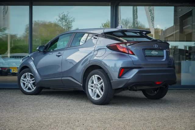 Toyota C-HR (2023) thumbnail 14