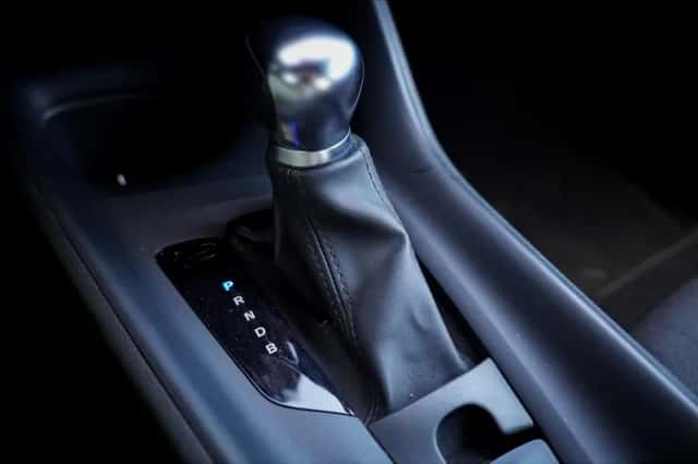 Toyota C-HR (2023) thumbnail 16