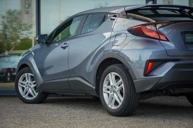 Toyota C-HR (2023) thumbnail 21