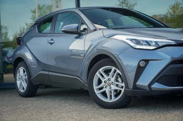 Toyota C-HR (2023) thumbnail 26