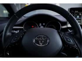 Toyota C-HR (2023) thumbnail 29