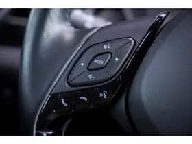 Toyota C-HR (2023) thumbnail 31