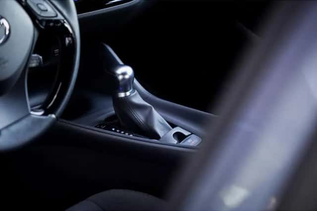 Toyota C-HR (2023) thumbnail 33