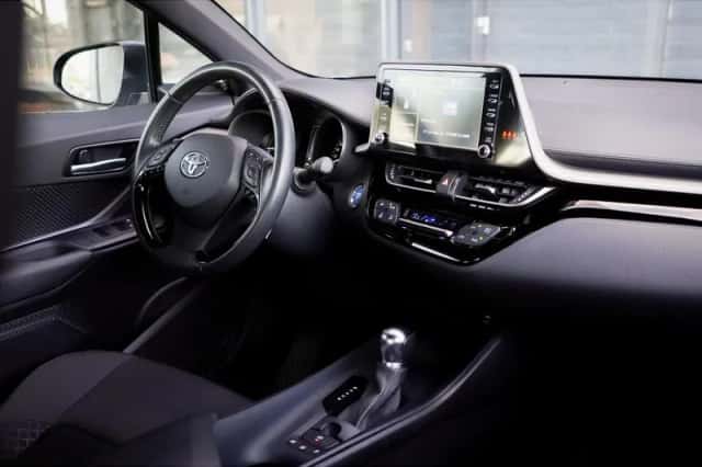 Toyota C-HR (2023) thumbnail 35